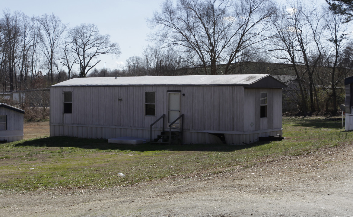 Lookout Dr in Forest City, NC - Building Photo