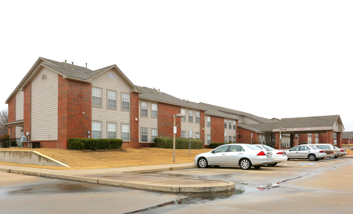 Park Village in Tulsa, OK - Building Photo