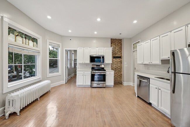 property at 515 W 25th St