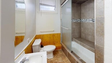 1308 N 4th St in Bismarck, ND - Building Photo - Building Photo