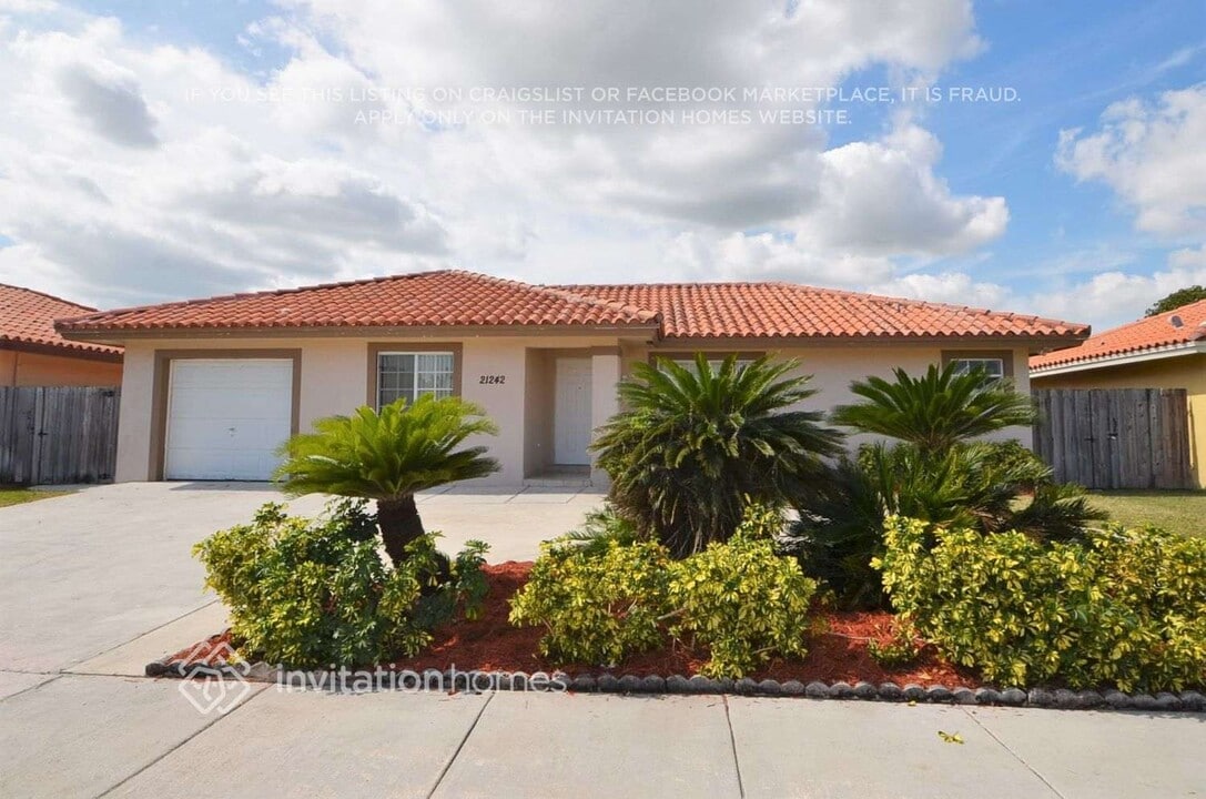 21242 SW 125th Path in Miami, FL - Building Photo