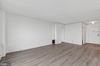 11801 Rockville Pike in North Bethesda, MD - Building Photo - Building Photo