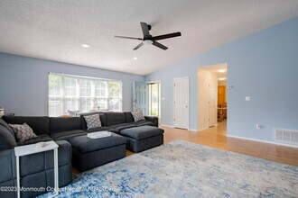49 Williamsburg Dr in Tinton Falls, NJ - Building Photo - Building Photo