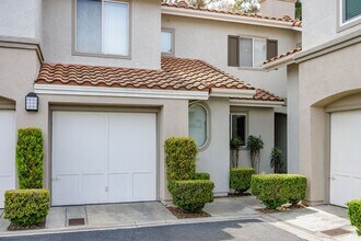 216 California Ct in Mission Viejo, CA - Building Photo - Building Photo