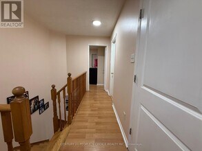 5689 Sidmouth St in Mississauga, ON - Building Photo - Building Photo