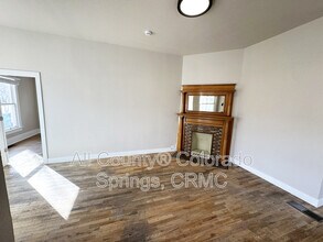 330 E Cache La Poudre St in Colorado Springs, CO - Foto de edificio - Building Photo