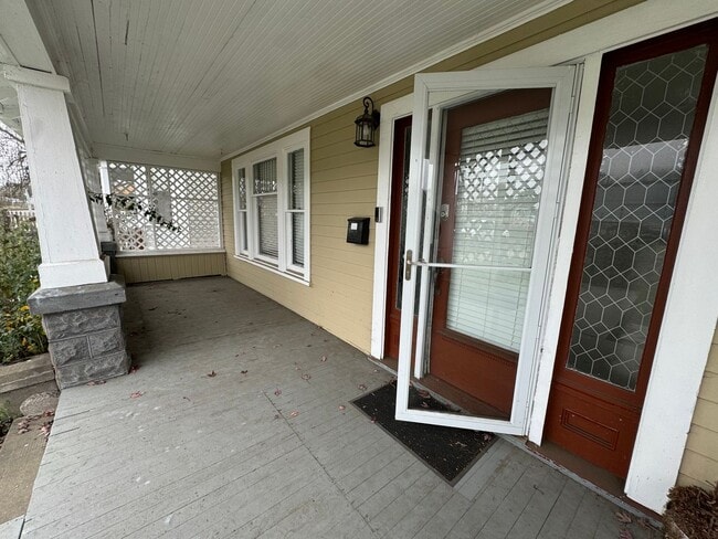 1258 SE Pine St in Roseburg, OR - Building Photo - Building Photo