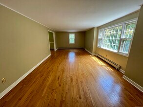 25 Jade Tree Ln in Trumbull, CT - Building Photo - Building Photo