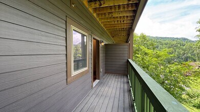 128 Village Dr in Gatlinburg, TN - Building Photo - Building Photo