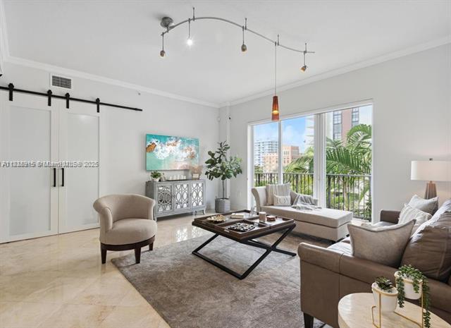 642 Valencia Ave, Unit 405 in Coral Gables, FL - Foto de edificio - Building Photo