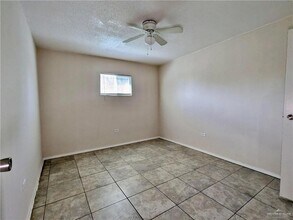 1811 Perkins Ave, Unit 5 in Mission, TX - Building Photo - Building Photo