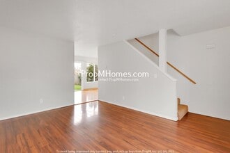 16607 SW Florence St in Beaverton, OR - Building Photo - Building Photo