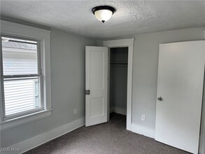 294 Sumner Ct in Akron, OH - Foto de edificio - Building Photo
