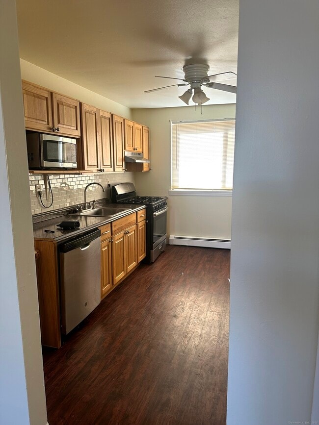 4 Van Zant St in Norwalk, CT - Building Photo - Building Photo