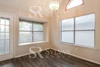 10705 N Platt River Dr in Austin, TX - Foto de edificio - Building Photo