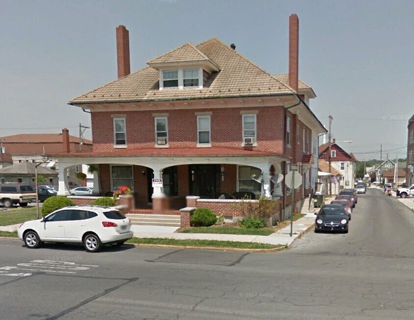 49 E Cherry St, Unit 49A in Palmyra, PA - Building Photo