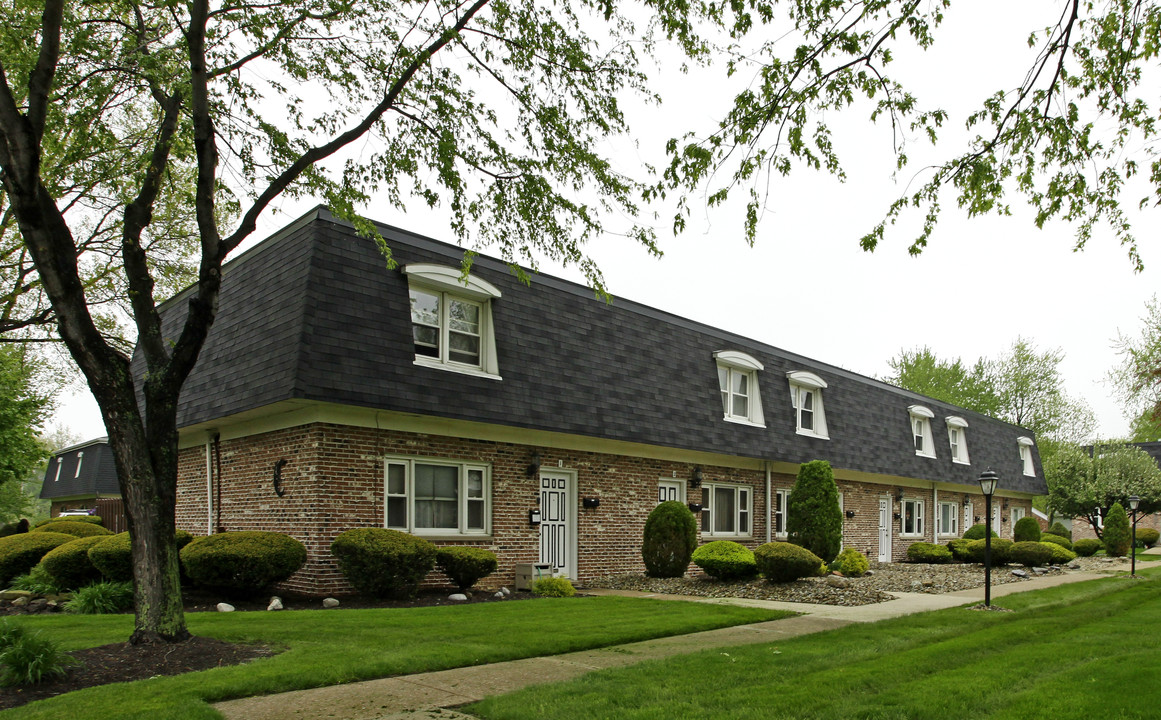 Shoreham Apartments in Avon Lake, OH - Building Photo