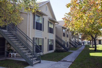 910 N Frio St in San Antonio, TX - Building Photo - Building Photo