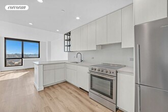 46-12 70th St in Queens, NY - Building Photo - Building Photo