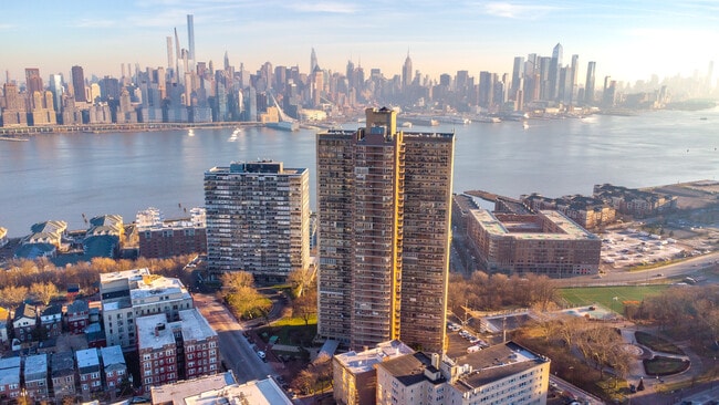 6040 Boulevard E, Unit 3j in West New York, NJ - Building Photo - Building Photo
