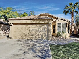 2202 E Arabian Dr in Gilbert, AZ - Building Photo