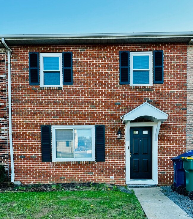 2016 Hale Ct in Wyomissing, PA - Building Photo - Building Photo
