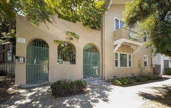 2048 Third Ave in San Diego, CA - Foto de edificio - Building Photo