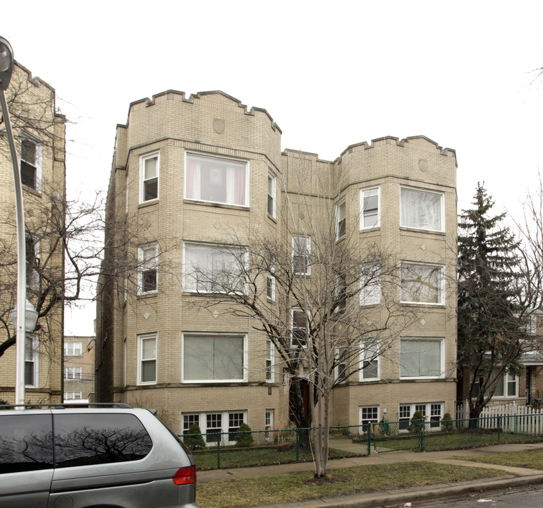 6151-6155 N Hamilton Ave in Chicago, IL - Building Photo