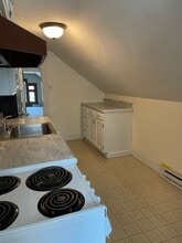 22 Grove Ave, Unit 3 in Glens Falls, NY - Foto de edificio - Building Photo