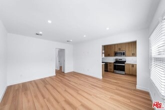 1258 Mariposa St in Glendale, CA - Foto de edificio - Building Photo