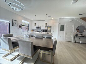 10413 NW 82nd St in Doral, FL - Building Photo