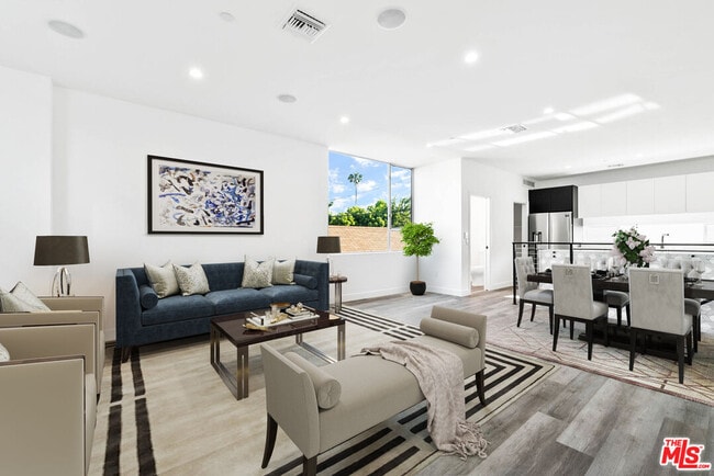 property at 421 S Wilton Pl