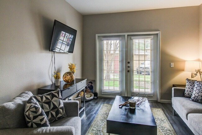 Lago Del Mar in Laredo, TX - Building Photo - Building Photo