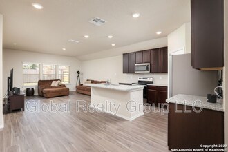 15251 Comanche Gard in San Antonio, TX - Building Photo - Building Photo