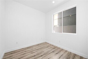 5000 Cleon Ave in Los Angeles, CA - Building Photo