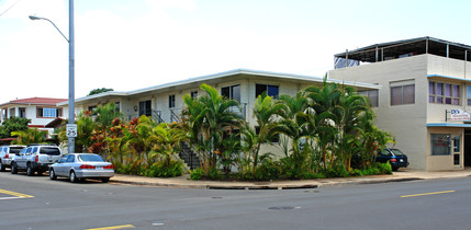 3205 Castle St in Honolulu, HI - Building Photo - Building Photo