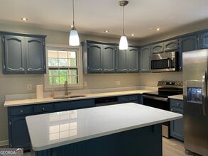 220 Freestone Dr in Newnan, GA - Building Photo - Building Photo