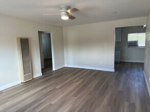 1128-32 12th St in Imperial Beach, CA - Building Photo - Building Photo