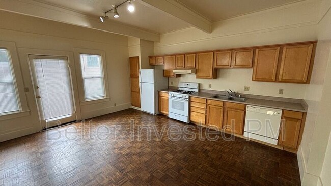 13270 US-101 in Hopland, CA - Building Photo - Building Photo