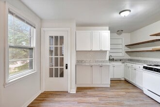 301 Hessel Blvd in Champaign, IL - Building Photo - Building Photo