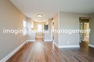 427 Fairway Blvd in Willowick, OH - Foto de edificio - Building Photo