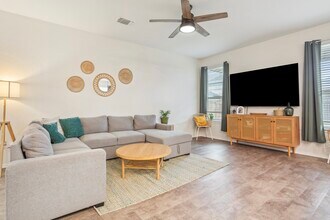 8914 Hidden Oaks Dr in Temple, TX - Foto de edificio - Building Photo