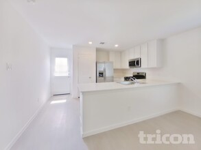 3060 Dawn Sound Dr in Park Row, TX - Foto de edificio - Building Photo