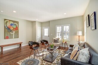 92 Grove St in Montclair, NJ - Building Photo - Building Photo