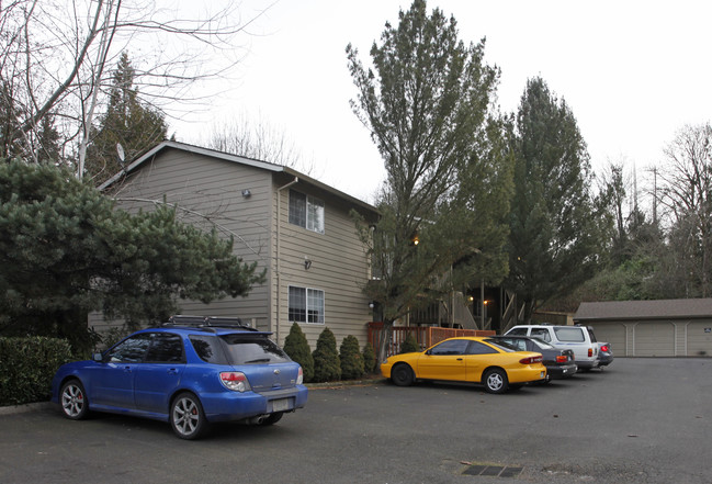 The Woods Apartments in Portland, OR - Building Photo - Building Photo