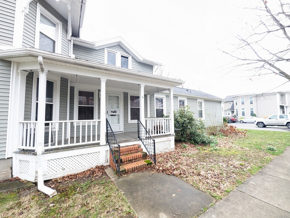6 Green St, Unit 6 Green Street LOWER in Fredonia, NY - Building Photo