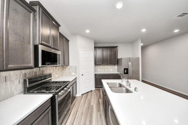 property at 518 Ellwood Terrace Ln