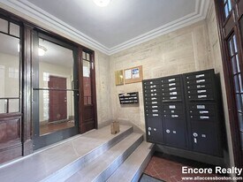 24 Chauncy St, Unit 8 in Cambridge, MA - Building Photo