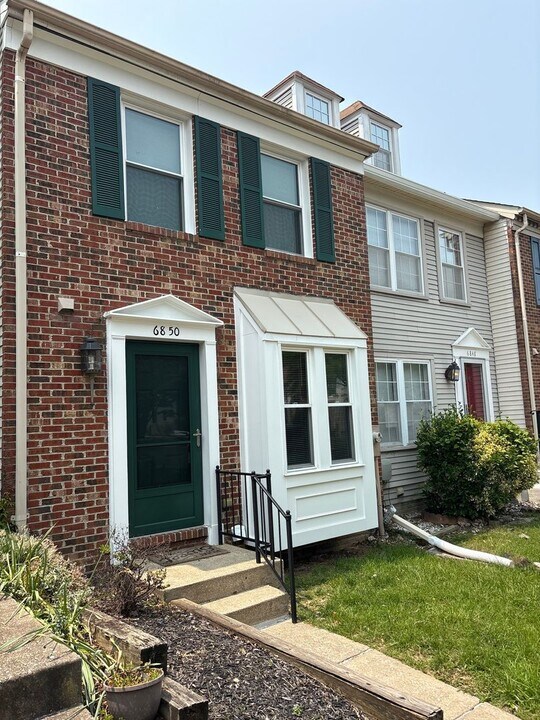 6850 Ducketts Ln in Elkridge, MD - Building Photo