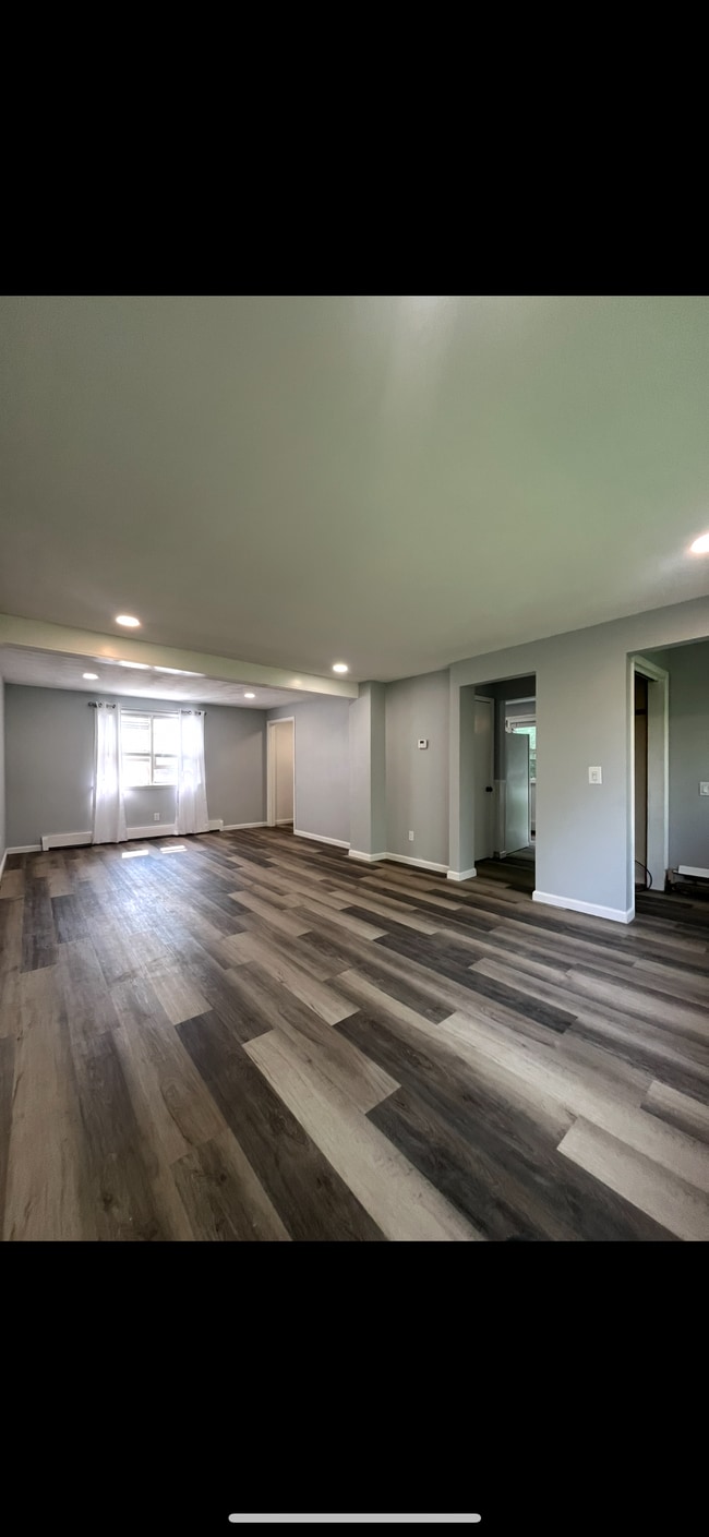 1555 Whitney Rd E, Unit B